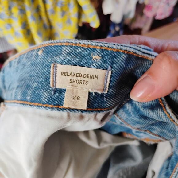 Madewell Relaxed Denim Shorts in Renfield Wash: Destructed Edition high waisted - Picture 4 of 16